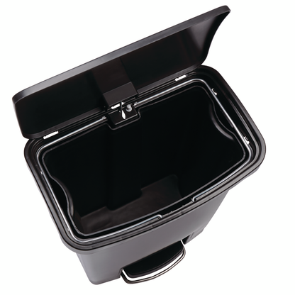 Rubbermaid Streamline™ 30L Step-On Resin Front Step 